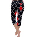 Elegant Black And White Red Diamonds Pattern Capri Yoga Leggings View4