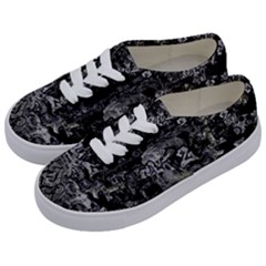 Graffiti Kids  Classic Low Top Sneakers by ValentinaDesign