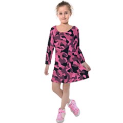 Black And Pink Camouflage Pattern Kids  Long Sleeve Velvet Dress by SpinnyChairDesigns
