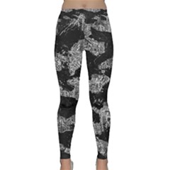 Black And White Cracked Abstract Texture Print Classic Yoga Leggings by dflcprintsclothing