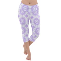 Mandala Flower Pattern T- Shirt Mandala Flower Pattern T- Shirt Lightweight Velour Capri Yoga Leggings by maxcute