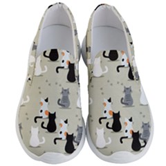 Cute Cat Seamless Pattern Men s Lightweight Slip Ons by Salman4z