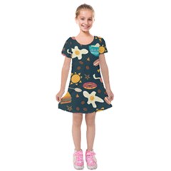 Seamless-pattern-with-breakfast-symbols-morning-coffee Kids  Short Sleeve Velvet Dress by uniart180623