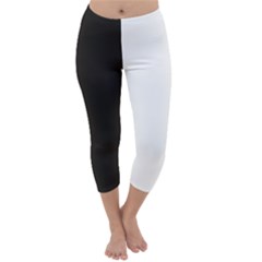 Elegnat Bw Print Capri Winter Leggings  by dflcprintsclothing
