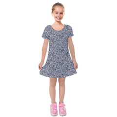 Blue Black Snake Pattern Kids  Short Sleeve Velvet Dress by DinkovaArt